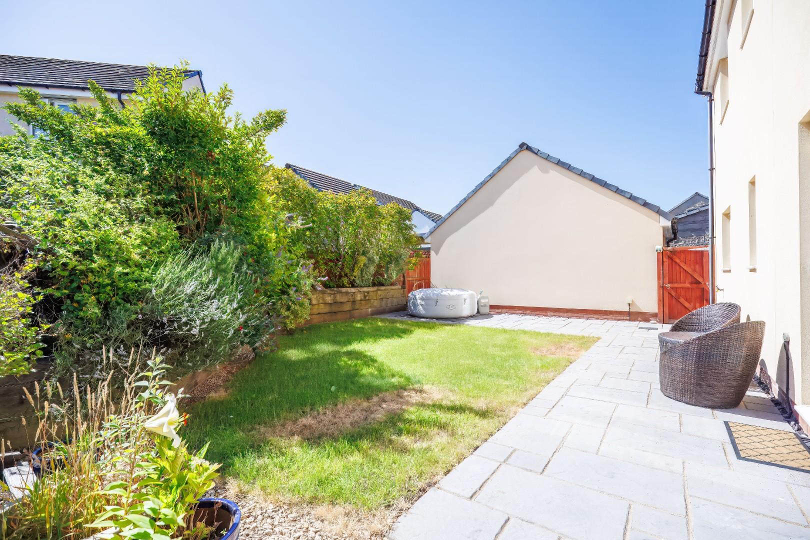 1 Lantern Close, Llanharan, Pontyclun, CF72 9ZB